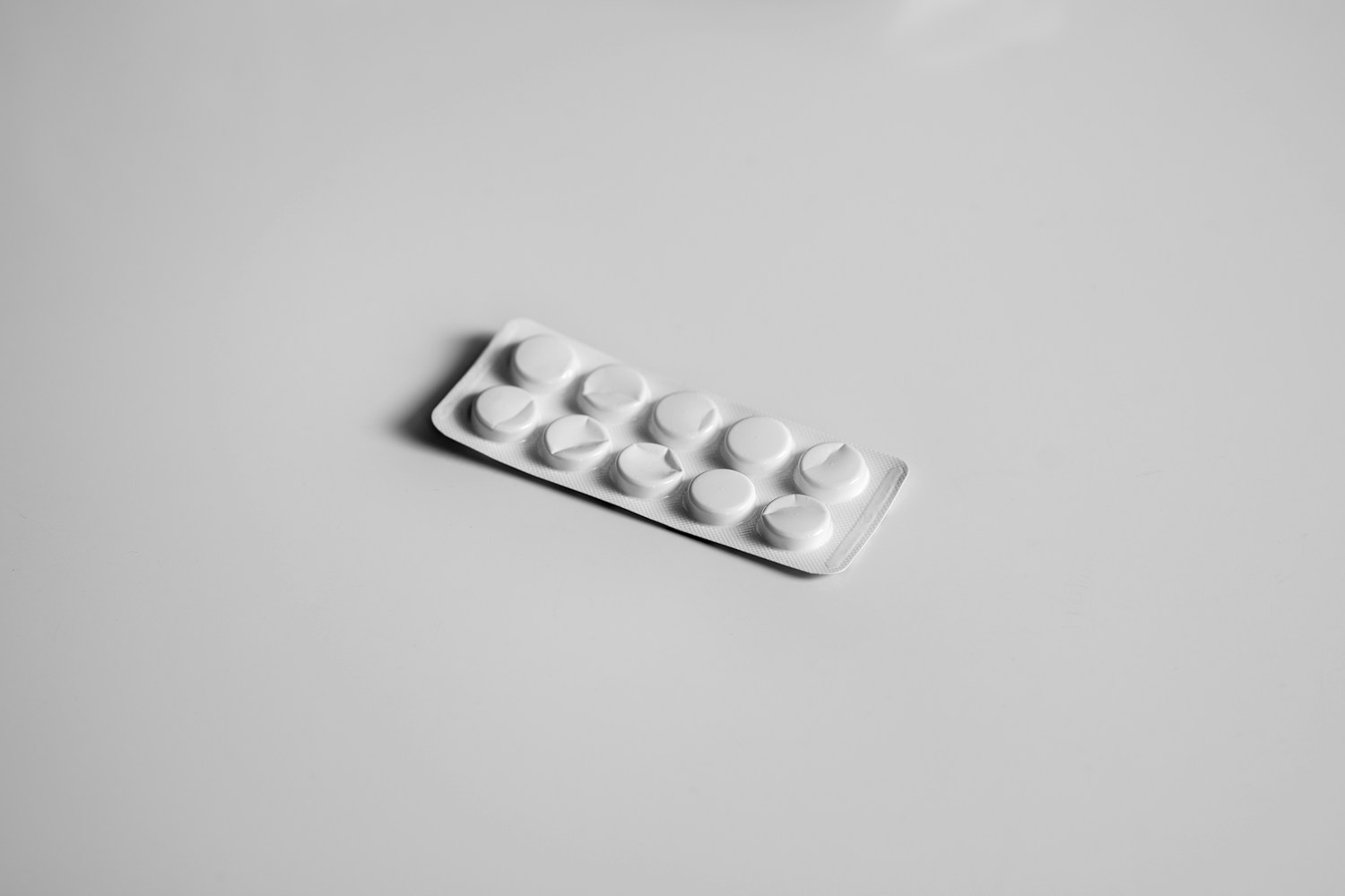 薬局・調剤薬局の経理代行|調剤報酬の仕訳と医薬品棚卸のポイントを解説